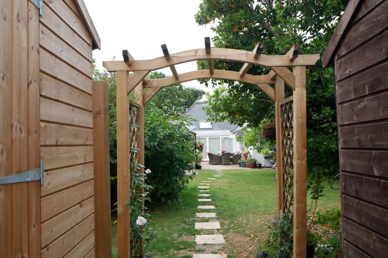 The Garden Suite Holt Holt  Luaran gambar